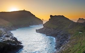 Polrunny Farm Elderberry Cottage With Sea View